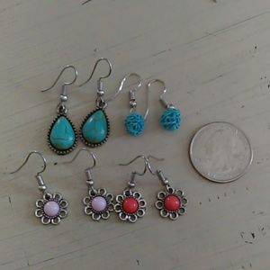 Bundle of 4 dangle earings